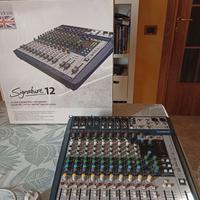 Mixer signature 12 soundcraft