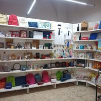 Scaffalatura Metallica BIANCA da Negozio A Parete