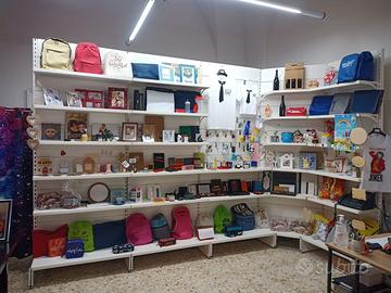 Scaffalatura Metallica BIANCA da Negozio A Parete