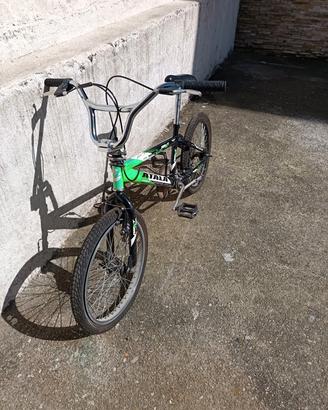 bicicletta BMX 
