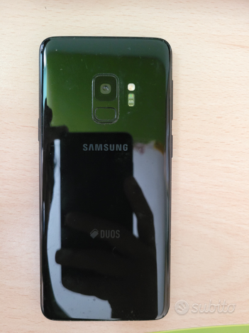 Samsung Galaxy S9 e Clear-View Cover usato  Roma