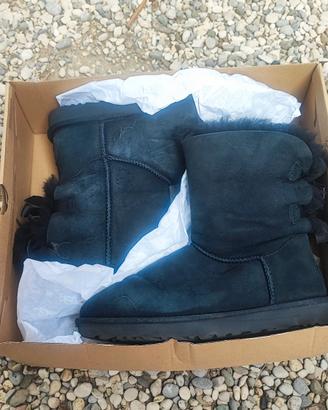 UGG nere