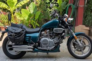 Moto Honda Custom 750