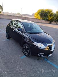 Lancia ypsilon 2015 900 twin air