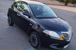 Lancia ypsilon 2015 900 twin air