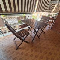 tavolo e sedie da giardino