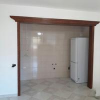 Cornice in legno massello