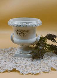 Vaso a coppa in ceramica in stile classico