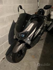 Scooter yamaha nmax 2018