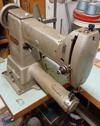 macchina orlatrice Pfaff