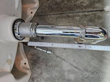 Lavabo Ideal Standard con miscelatore e scarico