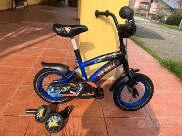 Bicicletta  con rotelle