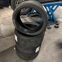 235/35 R19 Michelin Alpin