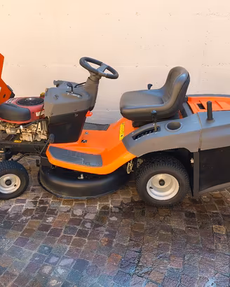 Trattorino rasaerba Husqvarna CT126 CAMBIO 6+1