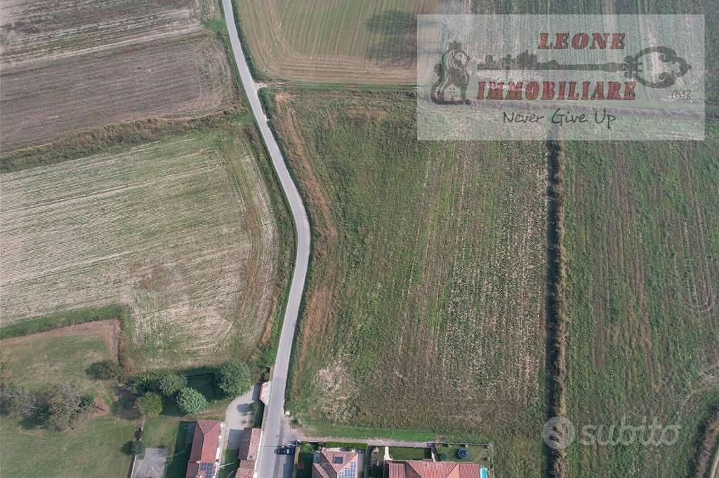 Terreno di 30000 m² a Bornasco - Vista 3
