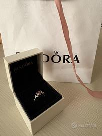 Anello Pandora con rosa Disney
