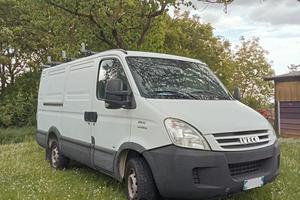 Autocarro Iveco Daily 29L10
