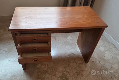 Dattilo per ufficio con cassettiera