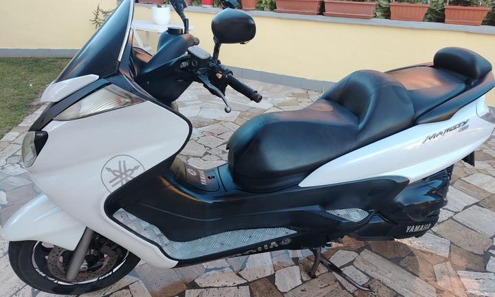 Yamaha majesty 400
