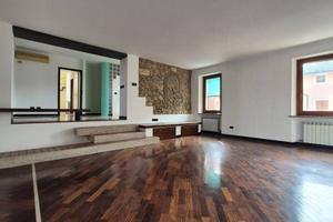 Appartamento di 147 m² con 5 locali e box auto dop