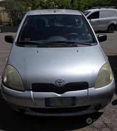 Toyota yaris 1.3 benzina 2001