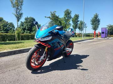 Aprilia RSV4