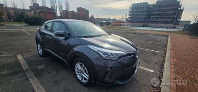 Toyota CHR hybrid 2023