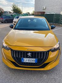 Peugeot 208 praticamente nuova