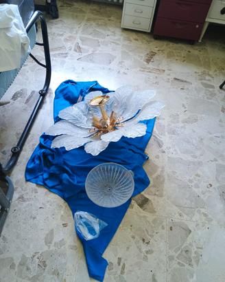 Lampadario in vetro a forma di fiore