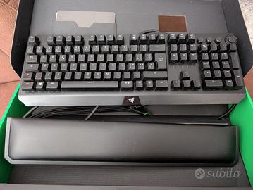 tastiera meccanica Razer con switch addizionali