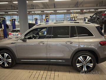 MERCEDES EQB 300 4 matic