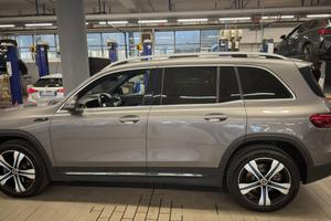 MERCEDES EQB 300 4 matic