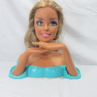 Gioco Barbie Mattel per imparare trucco e parrucco