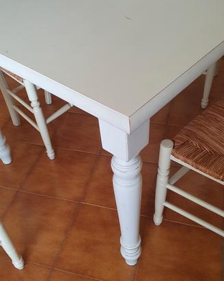 tavolo con 4 sedie 