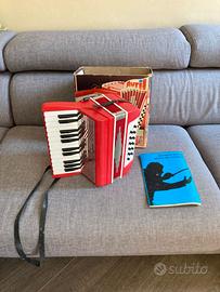 FISARMONICA GIOCATTOLO AVRIL per BONTEMPI, SCATOLA