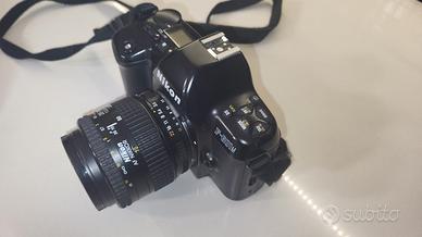 Macchina  fotografica Nikon + accessori