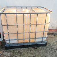 Cisterna o serbatoio in plastica da 600 litri