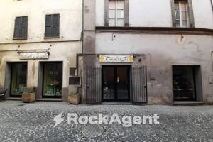 LOCALE COMMERCIALE CENTRO STORICO