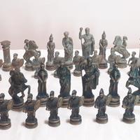 Scacchi in ottone antichi romani mancano 3
