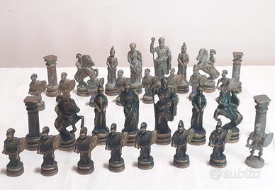 Scacchi in ottone antichi romani mancano 3