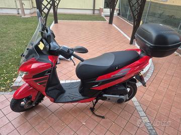 scooter Aprlia sxr 50 usato