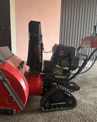 Spazzaneve cingolato