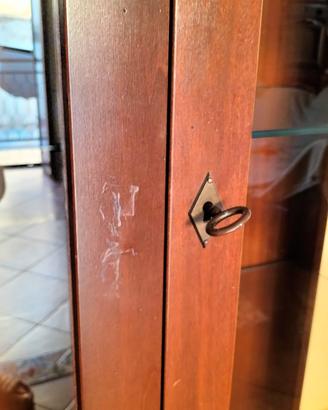 vetrina in legno stile arte povera 