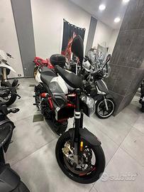 Aprilia schiver 900 bianca