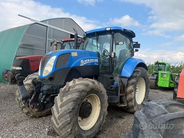 New Holland T 7. 200