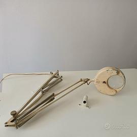 lente di ingrandimento con luce 