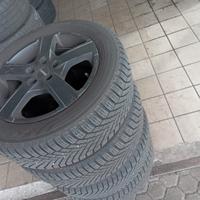 Gomme Yokohama 205/55 R16 e cerchi Momo