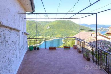 Casa indipendente di 117 m² con 5 locali a Ascrea