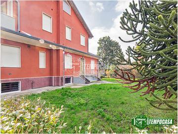 ESCLUSIVA SOLUZIONE DI 110 MQ IN VILLA CON GIARDIN