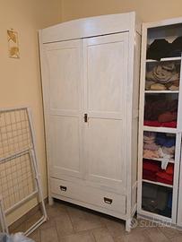 Armadio arte povera bianco